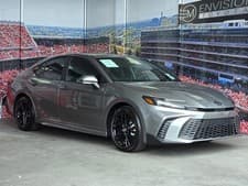 Toyota Camry SE Hybrid FWD (2026)